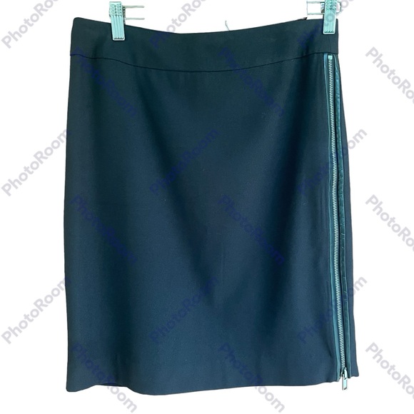 Banana Republic Dresses & Skirts - Banana Republic Black Mini Skirt Pleather Side Zip Accent From HemTo Hip, Size 4